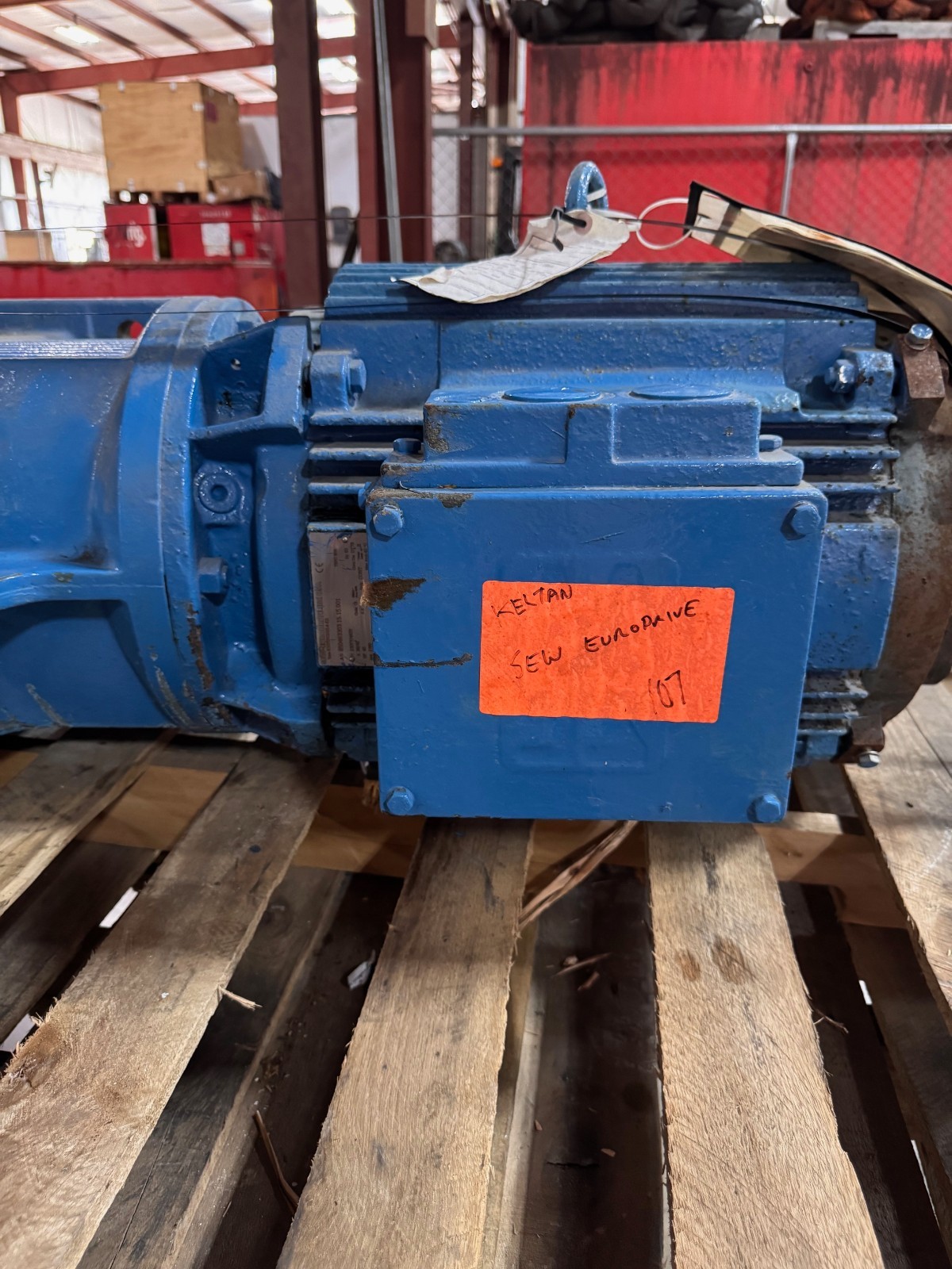 SEW-EURODRIVE GEAR MOTOR 2XF MOD K107DV200L4-KS  1760 TO 177 RPM 40 HP 230/460 V