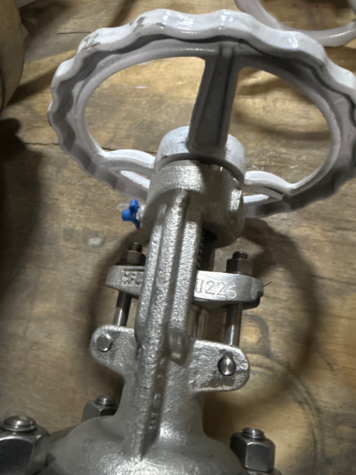 Used 2" 300 RF GATE VALVE 316 SS HANDWHEEL OP NEWAY 2G3RG12-6-GRA-ULE 2YM2 3 4