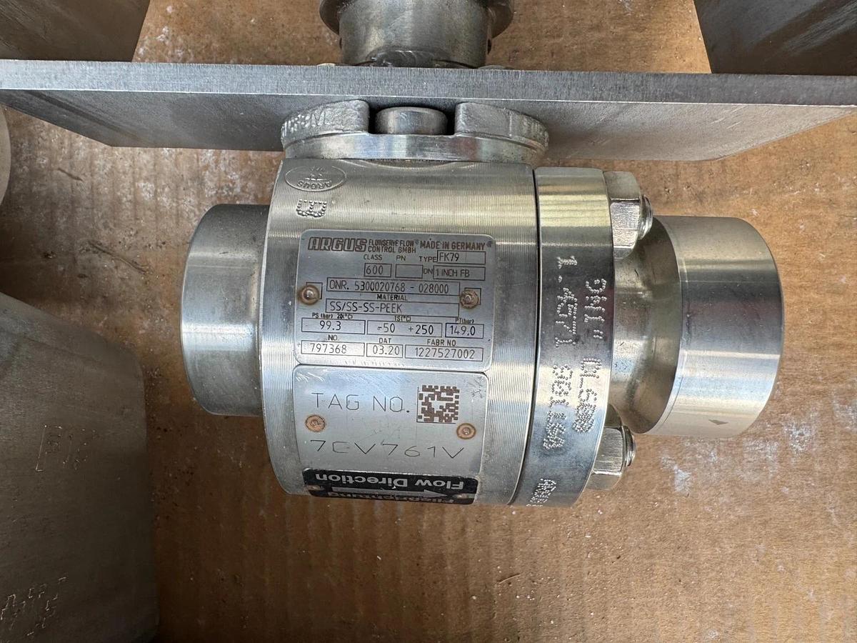 ARGUS 1" 600 THD FP BALL VALVE V38 MODEL FK79 SS BODY SS TRIM W ACTUATOR