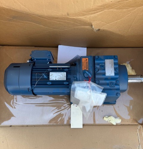 SEW-EURODRIVE GEAR MOTOR WA15 27 MOD DFT90S4BHG2HRTHACC4 1740  TO 10 RPM 11/2 HP