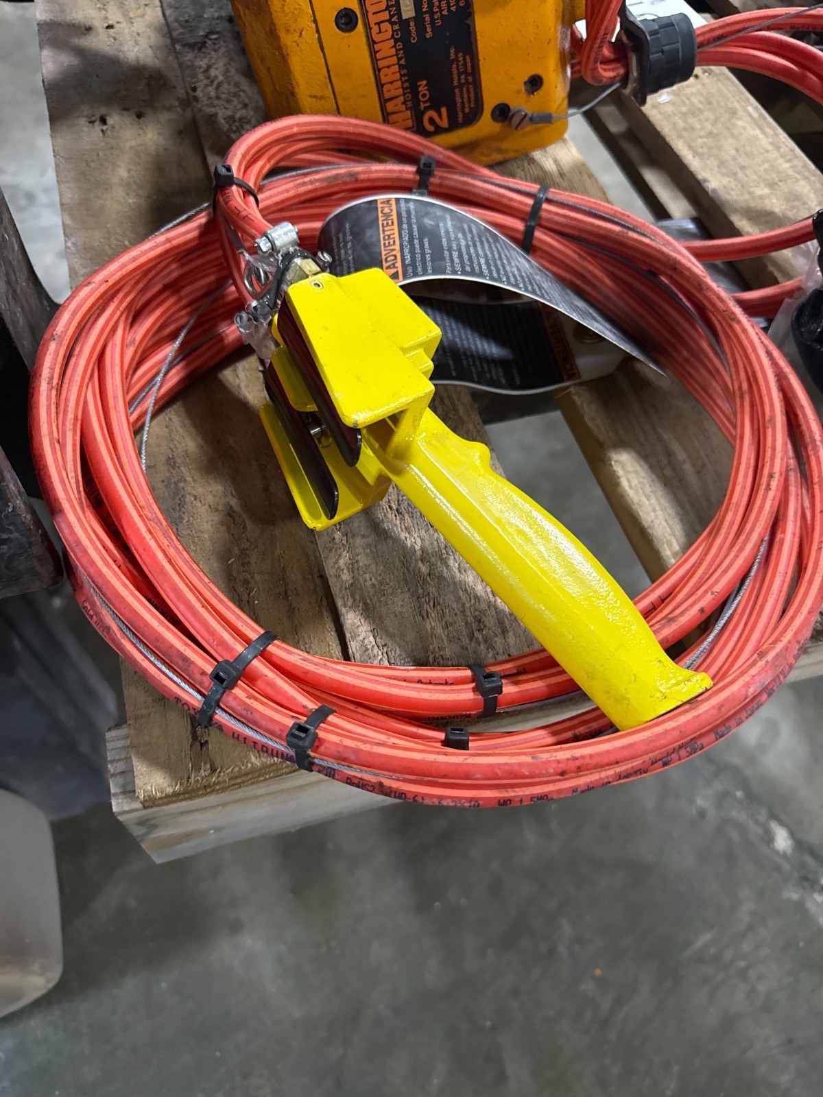Used Harrington Pneumatic Hoist 2 Ton TCK2000-P2  WITH TROLLEY 2YR3-9