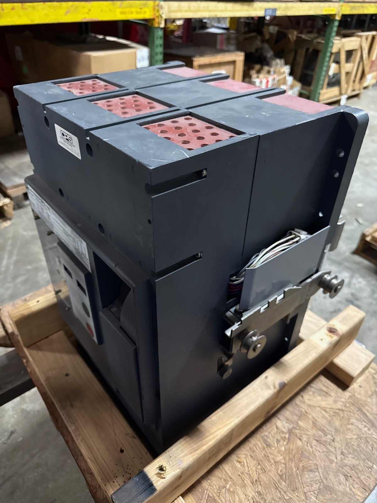 Refurbished BREAKER CUTLER-HAMMER SPB-100 MODEL SPBR330R 3000 AMP BREAKER 3000 AMP TRIP PLUG