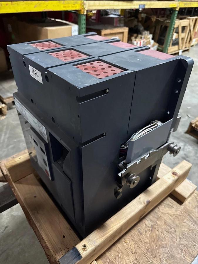 Refurbished BREAKER CUTLER-HAMMER SPB-100 MODEL SPBR330R 3000 AMP BREAKER 3000 AMP TRIP PLUG