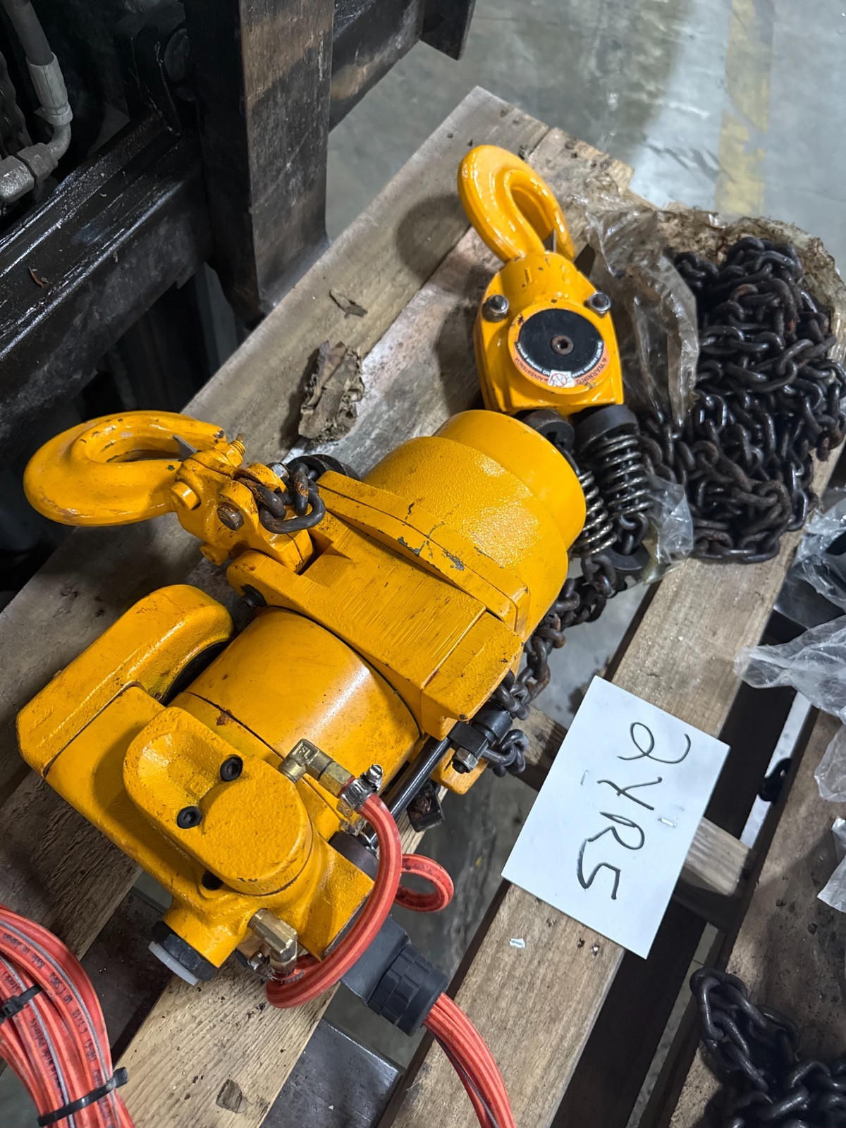Used Harrington Pneumatic Hoist 2 Ton TCK2000-P2  WITH TROLLEY 2YR3-9