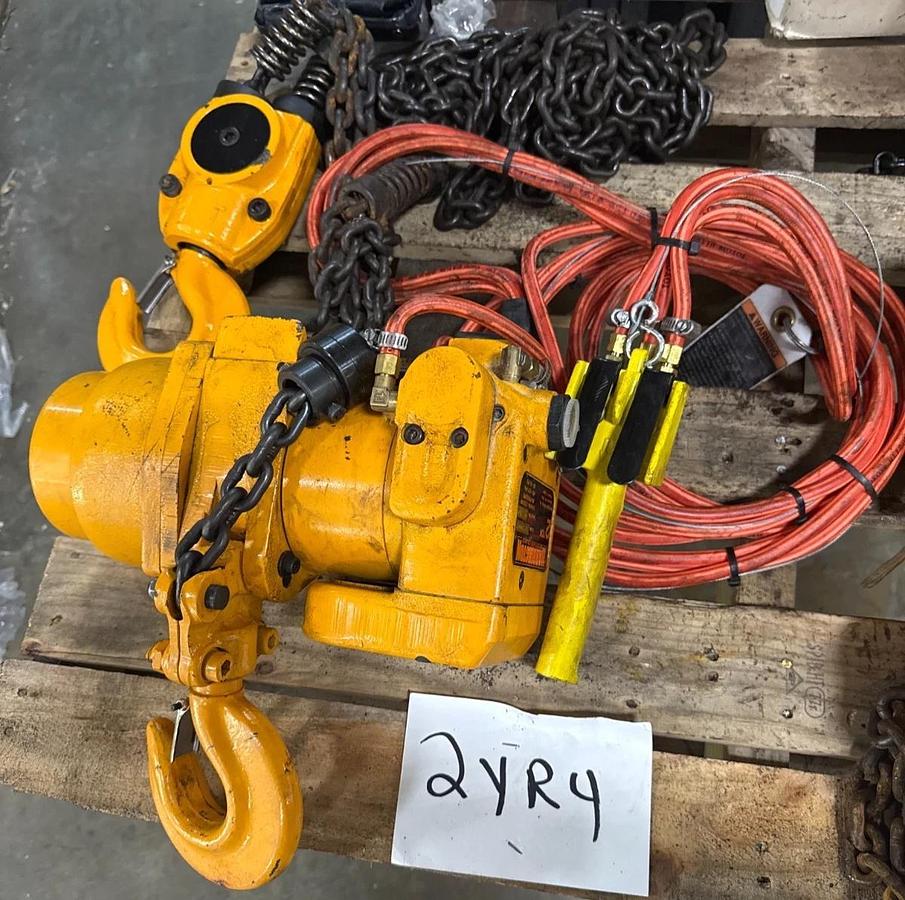 Used Harrington Pneumatic Hoist 2 Ton TCK2000-P2 WITH TROLLEY 2YR3-9