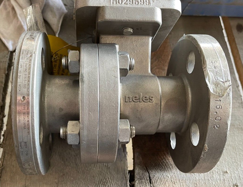 11/2" 300 RF BALL VALVE METSO 316 SS M2DA01APVA W METSO B1JU8/35L ACTUATOR