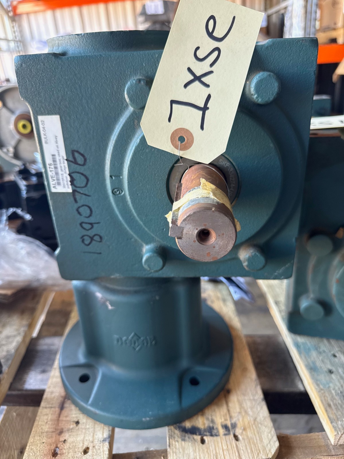 TIGEAR GEAR REDUCER 1XSE MOD 30A15R18 1750 RPM 5 HP MAX TORQUE 2371