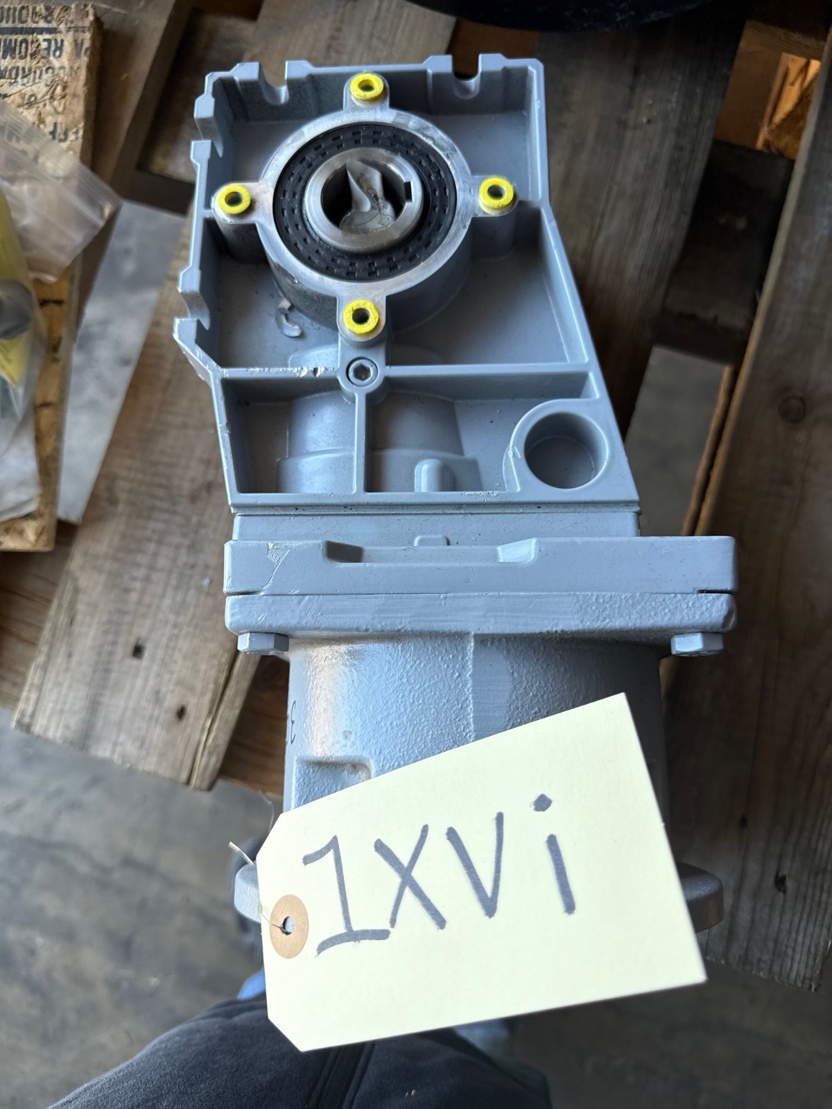 LENZE GEAR REDUCER 1XVG 1XVI MOD GKR04-2NHBR 81NM 171 R/MIN .41 CLP460