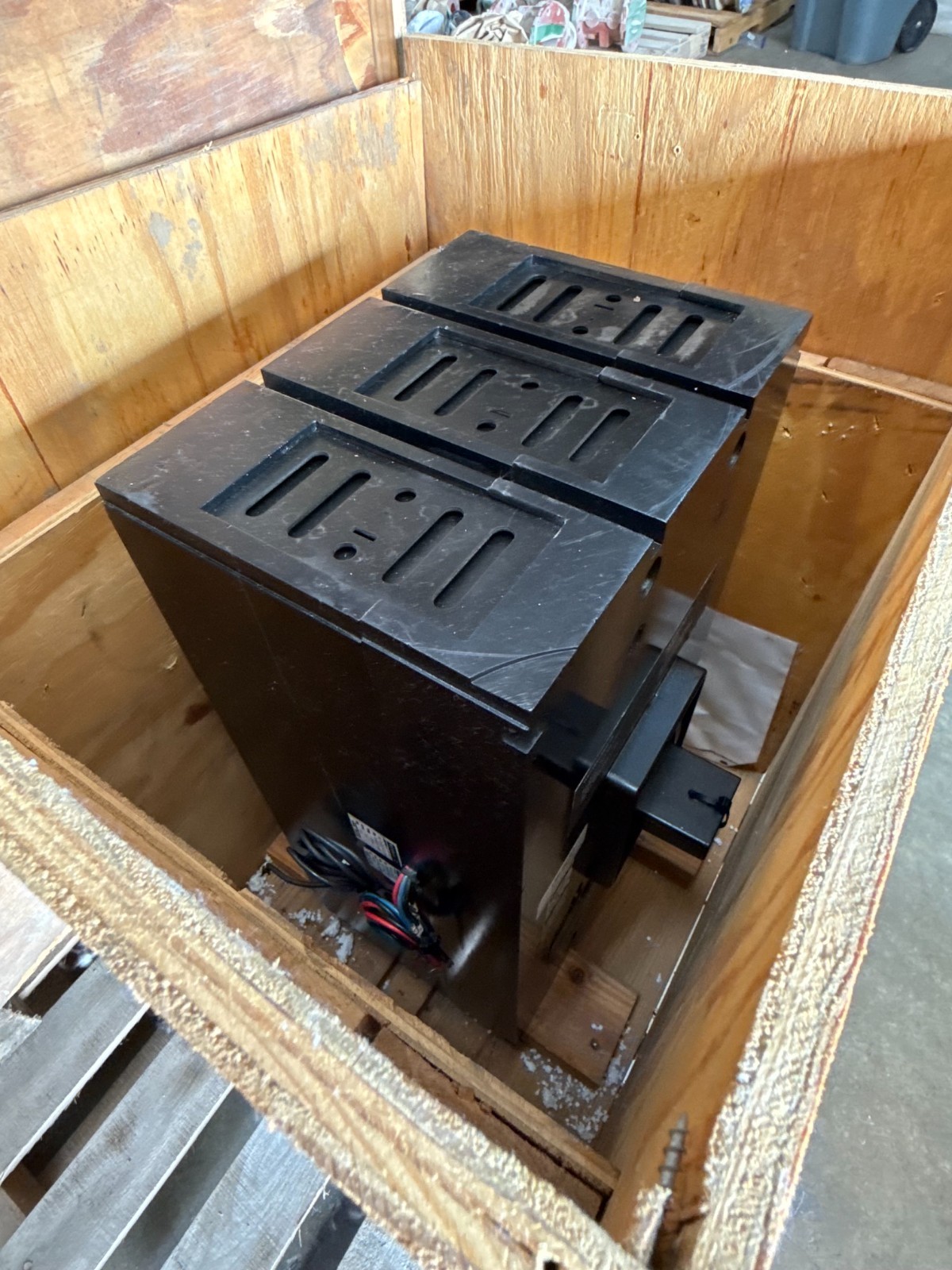 Refurbished Westinghouse 2000 AMP BREAKER PC2000  600 V 3 POLE 50/60 HZ 1600 AMP PLUG 2YV7