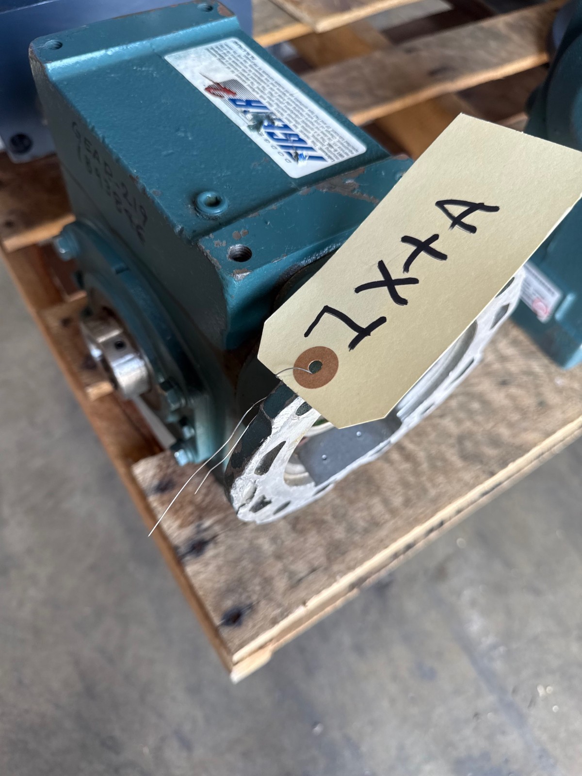 TIGEAR/2 BALDOR GEAR REDUCER 1XTA 1XPH MODEL 26Q20H14 1750 RPM 20 TO 1 RATIO