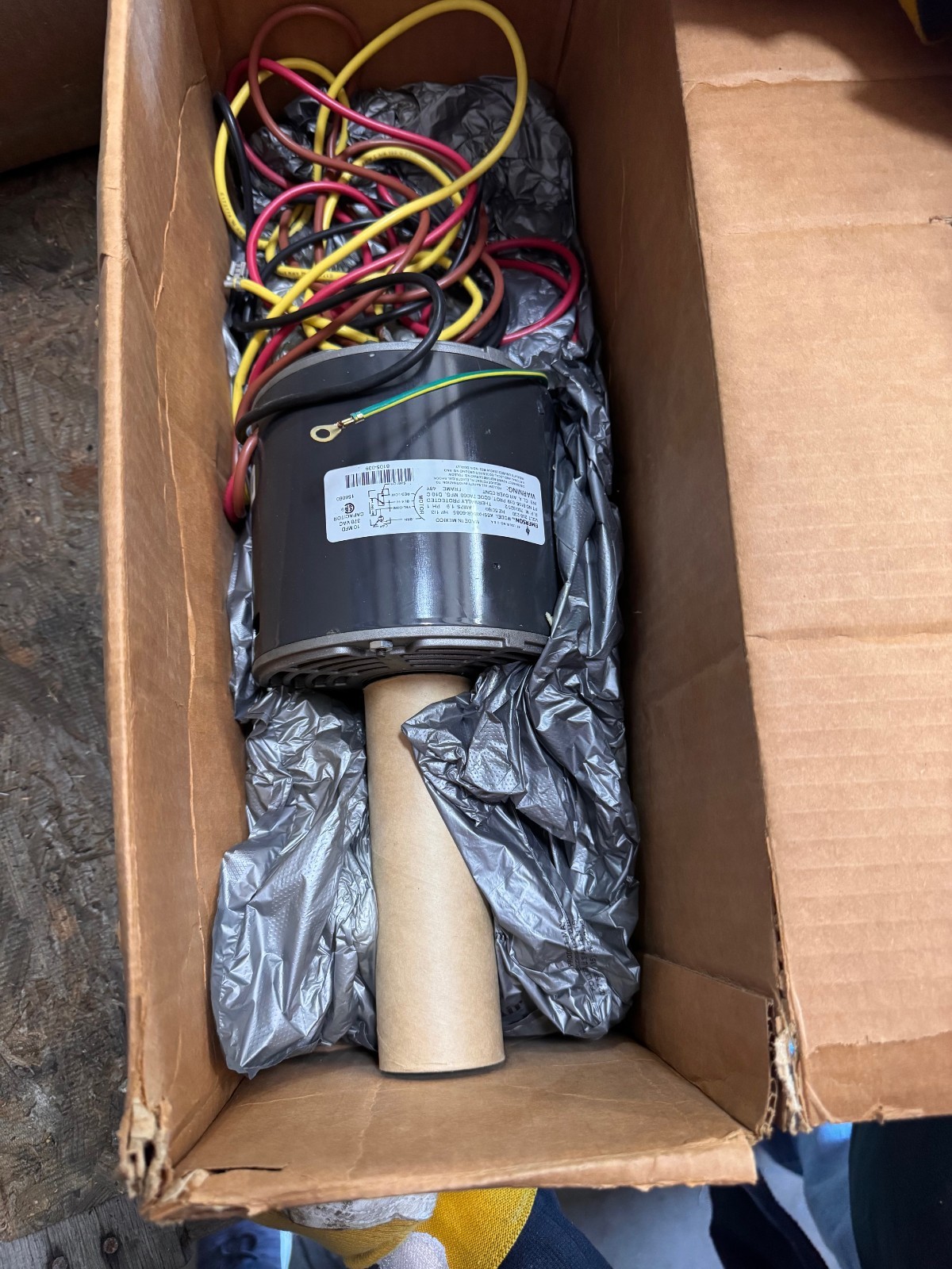 EMERSON Motor 1/3 HP MODEL K55HXBKR-6085 ZJ9 700/825 RPM 208/230 V AMP 1.9 PH 1