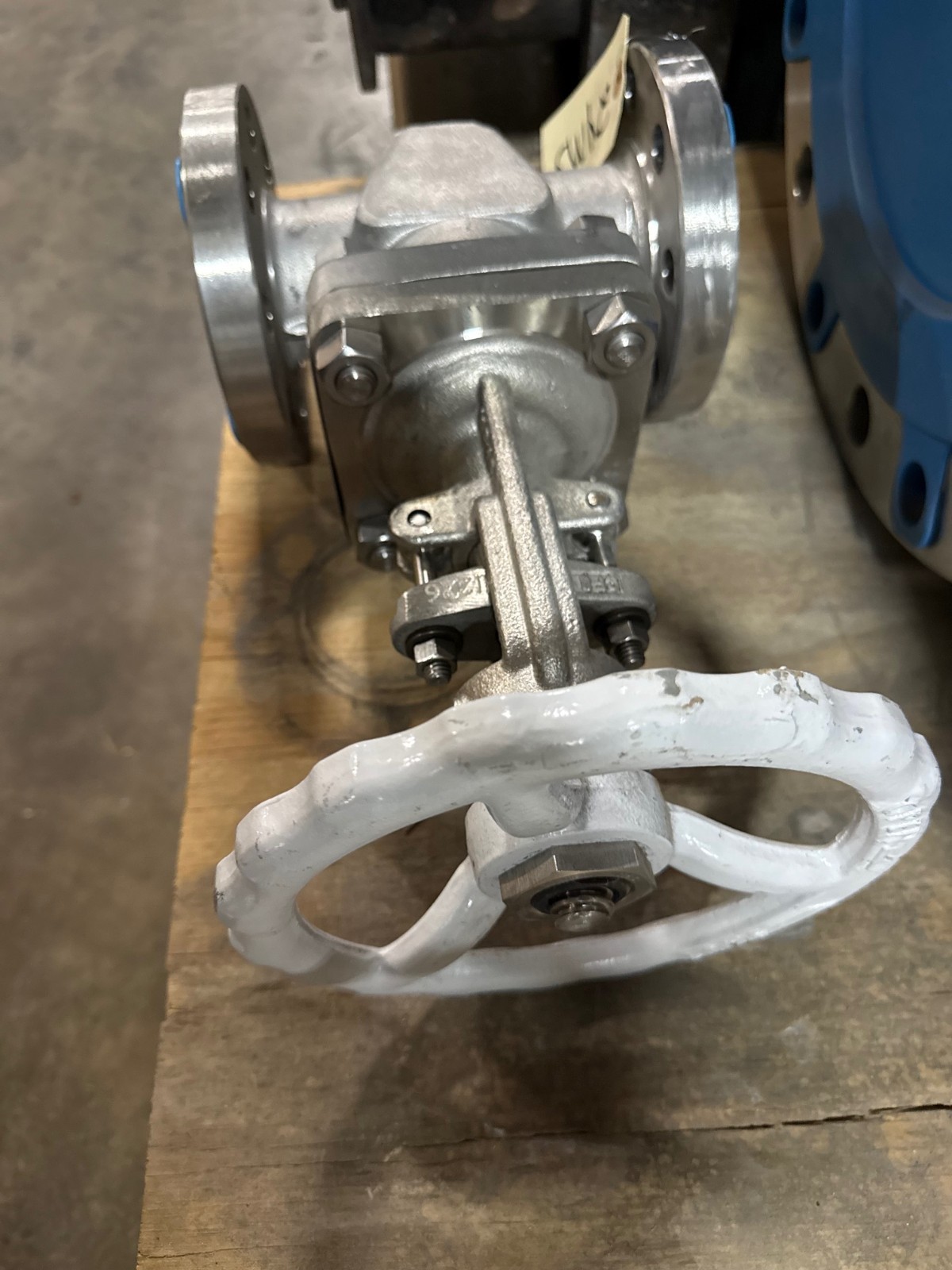 Used 2" 300 RF GATE VALVE 316 SS HANDWHEEL OP NEWAY 2G3RG12-6-GRA-ULE 2YM2 3 4