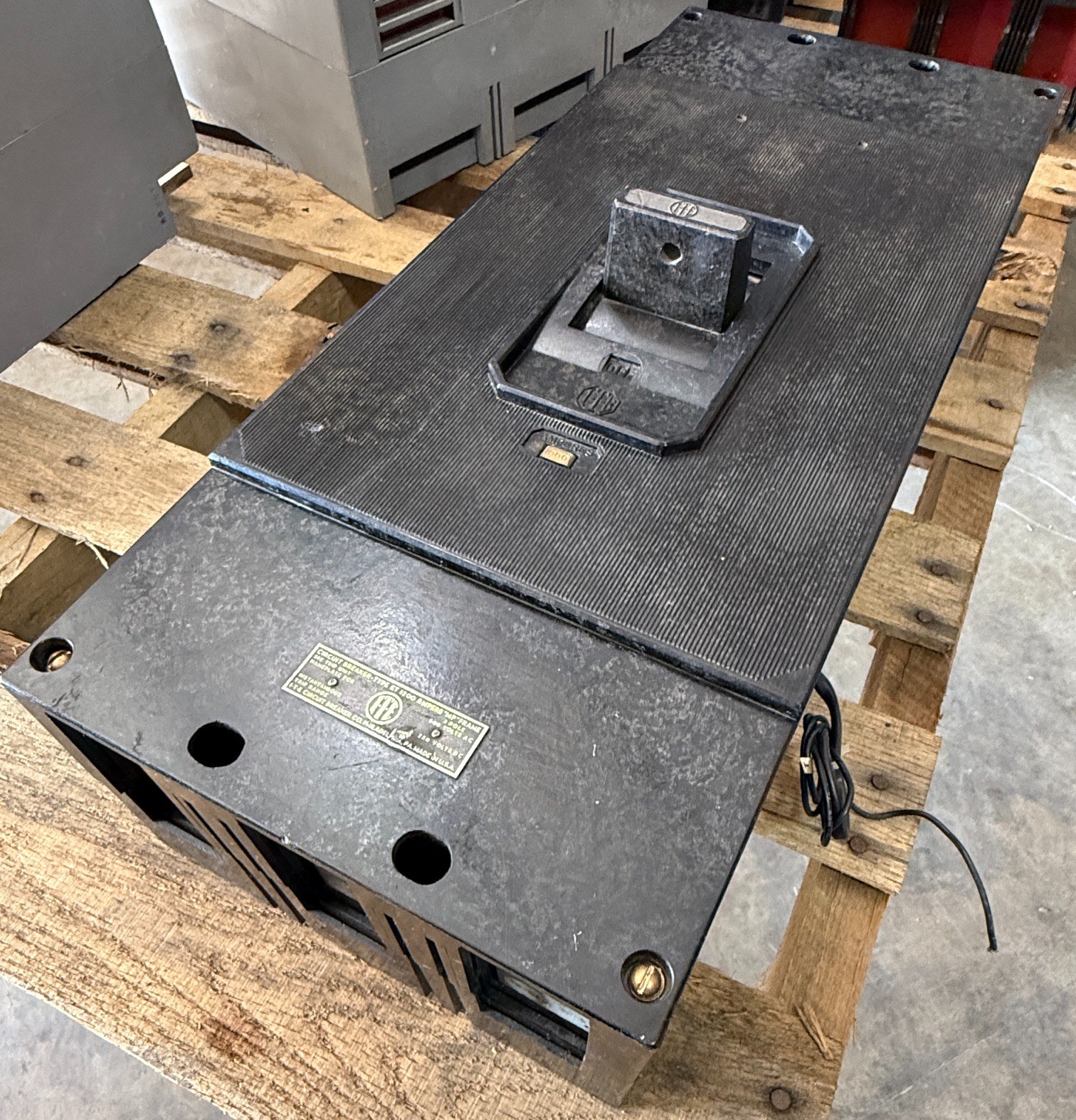 Refurbished ITE 1200 AMP BREAKER 2YU9 MODEL HP3-M1200 TYPE ETM 1200 AMP SHUNT TRIP NO. FRAME