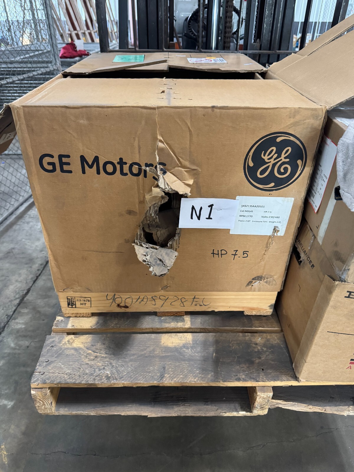 WEG MOTOR D7 5HP MODEL 00518ET3E184T-W22 1800 RPM 208-230/460/380V AMP 3PH184TC