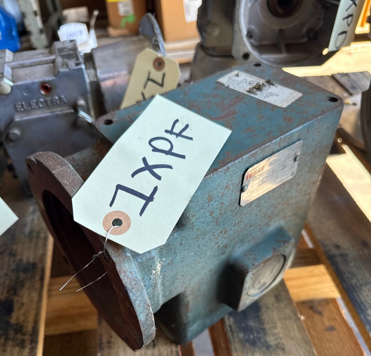 TIGEAR/2 BALDOR GEAR REDUCER 1XPF MOD MR94650FHA 1750 RPM 1.31 HP MAX TORQUE