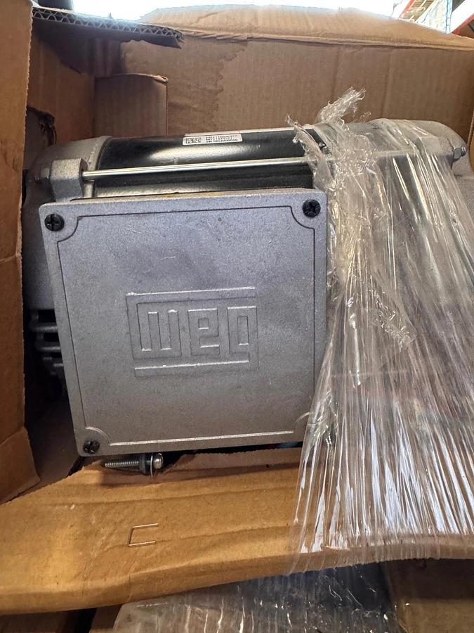 WEG MOTOR 7.5/5 HP MODEL 1P-X70421324010 WA2C 3465/2890 RPM 460 380-415 V 3 PH
