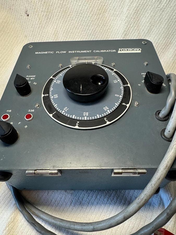 FOXBORO MAGNETIC FLOWMETER AB10 MOD 8120-6 118/236 V 1.5 AMP