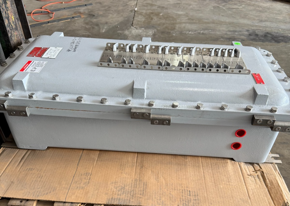 APPLETON/EGS EXPLOSION PROOF BREAKER PANEL AD2 80 AMP APPND24C42BF-353 480/277