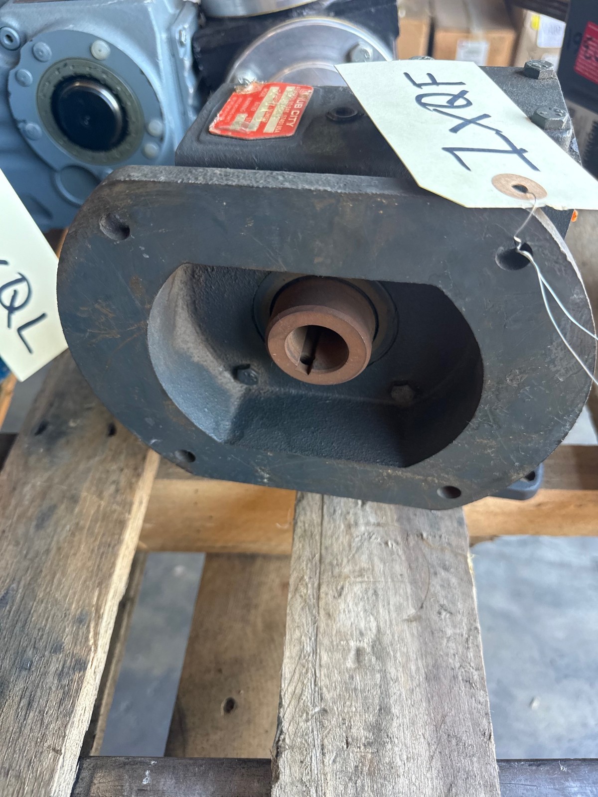 HUB CITY GEAR REDUCER 1XQF MOD 21860/1L 60 TO 1 RATIO STYLE 00010