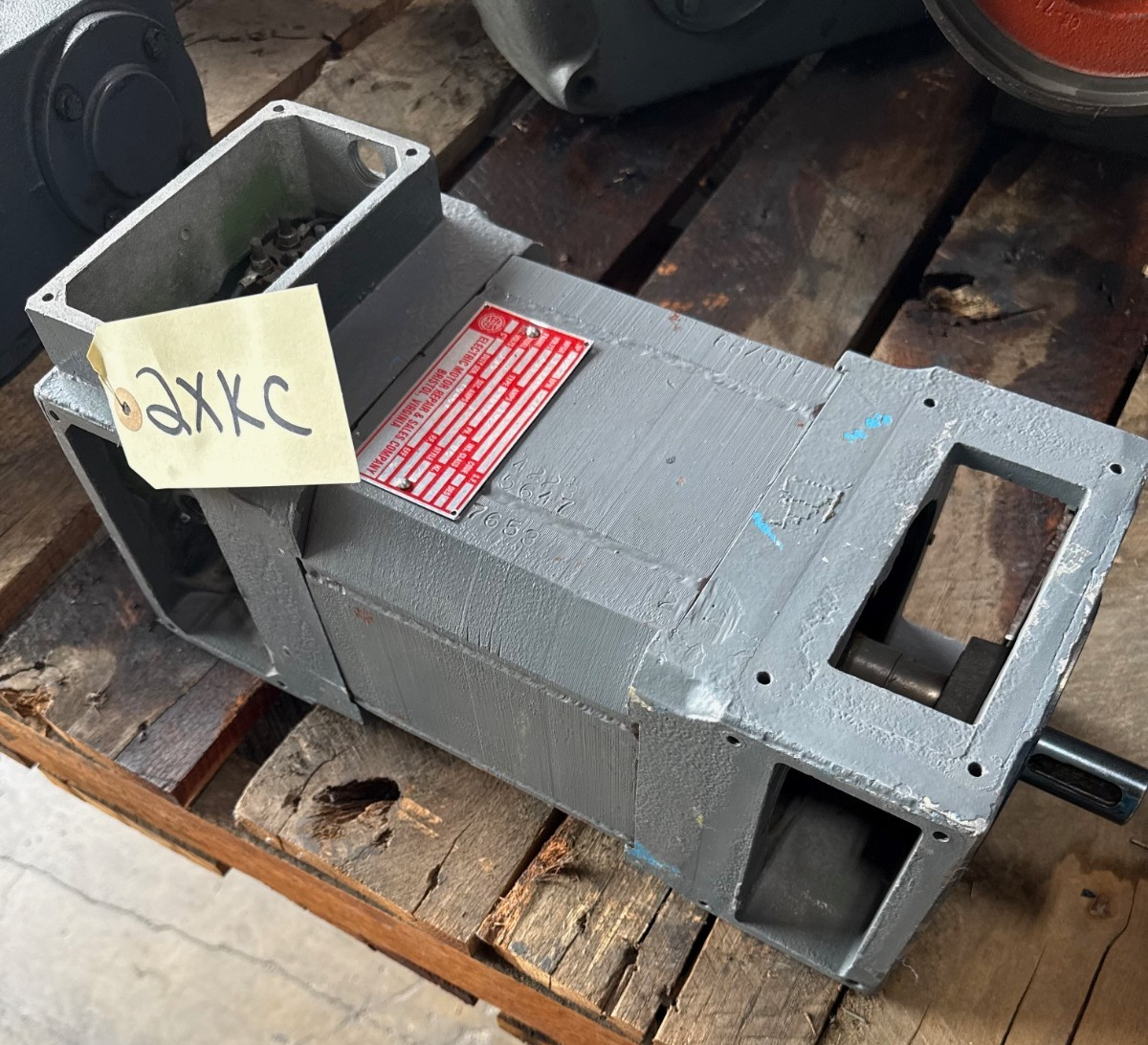 LENZE DC MOTOR 5.25 HP 2XKC 2740 RPM 400 VOLT DC TYPE SHUNT WOUND 16.2 AMP