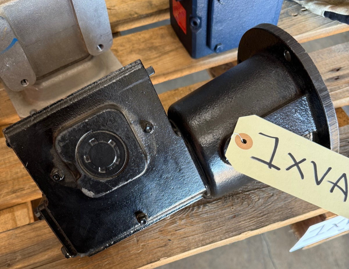 WINSMITH GEAR REDUCER 1XVA MODEL E35CSFS5541X0EK RPM IN 30 TO 1 RATIO