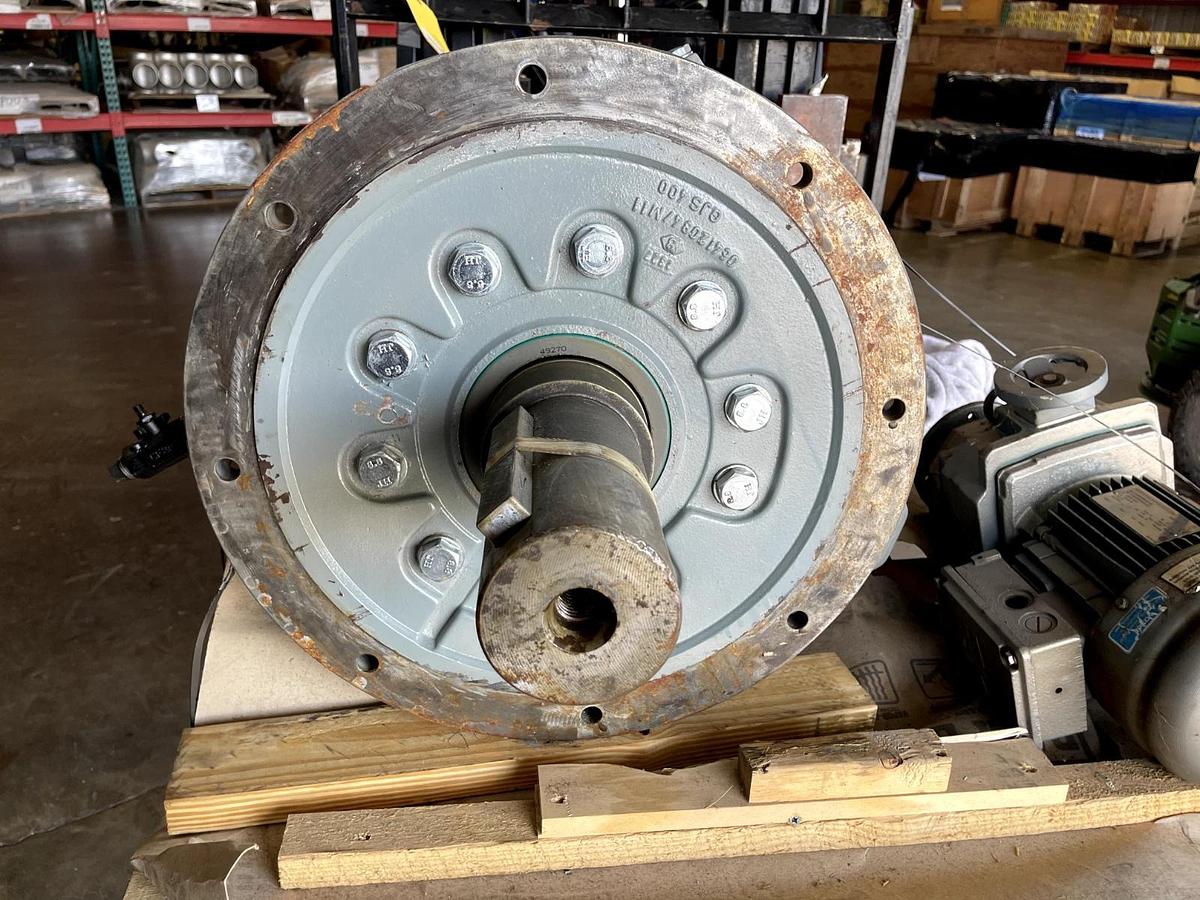 Sew Eurodrive Speed Reducer 1.5 HP FA67DF26BDT90S4C-KS 448-2235 RPM 142.4 RATIO