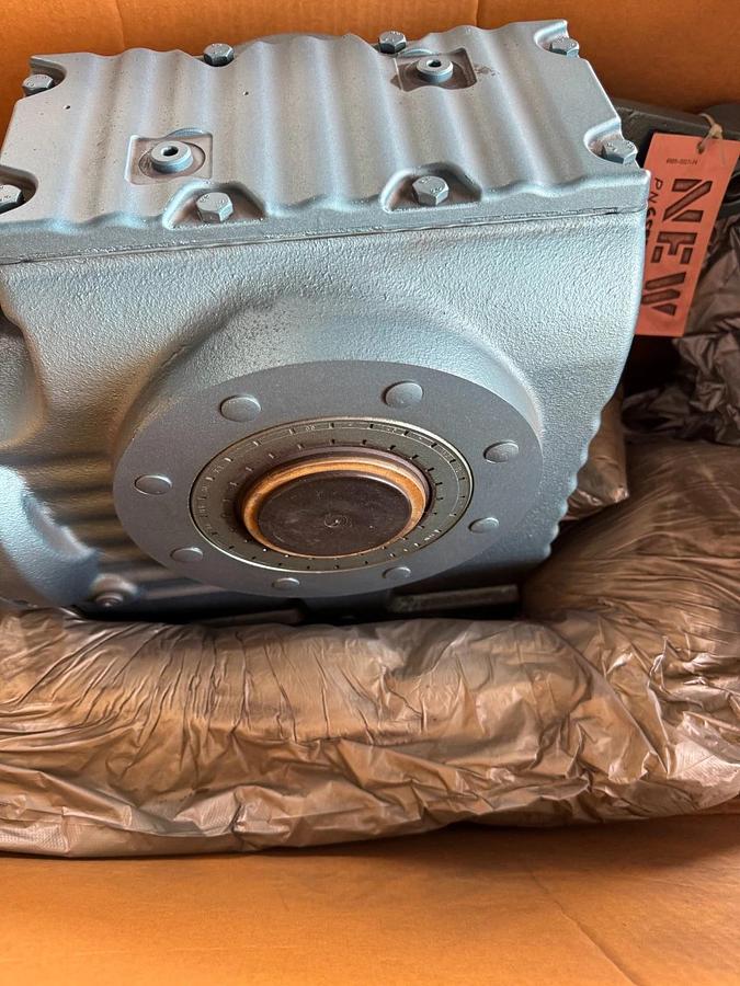SEW-EURODRIVE GEAR MOTOR NN1 1HP MOD DFT80N /SA87TR57DT80N4 1700 RPM IN 6.7 OUT