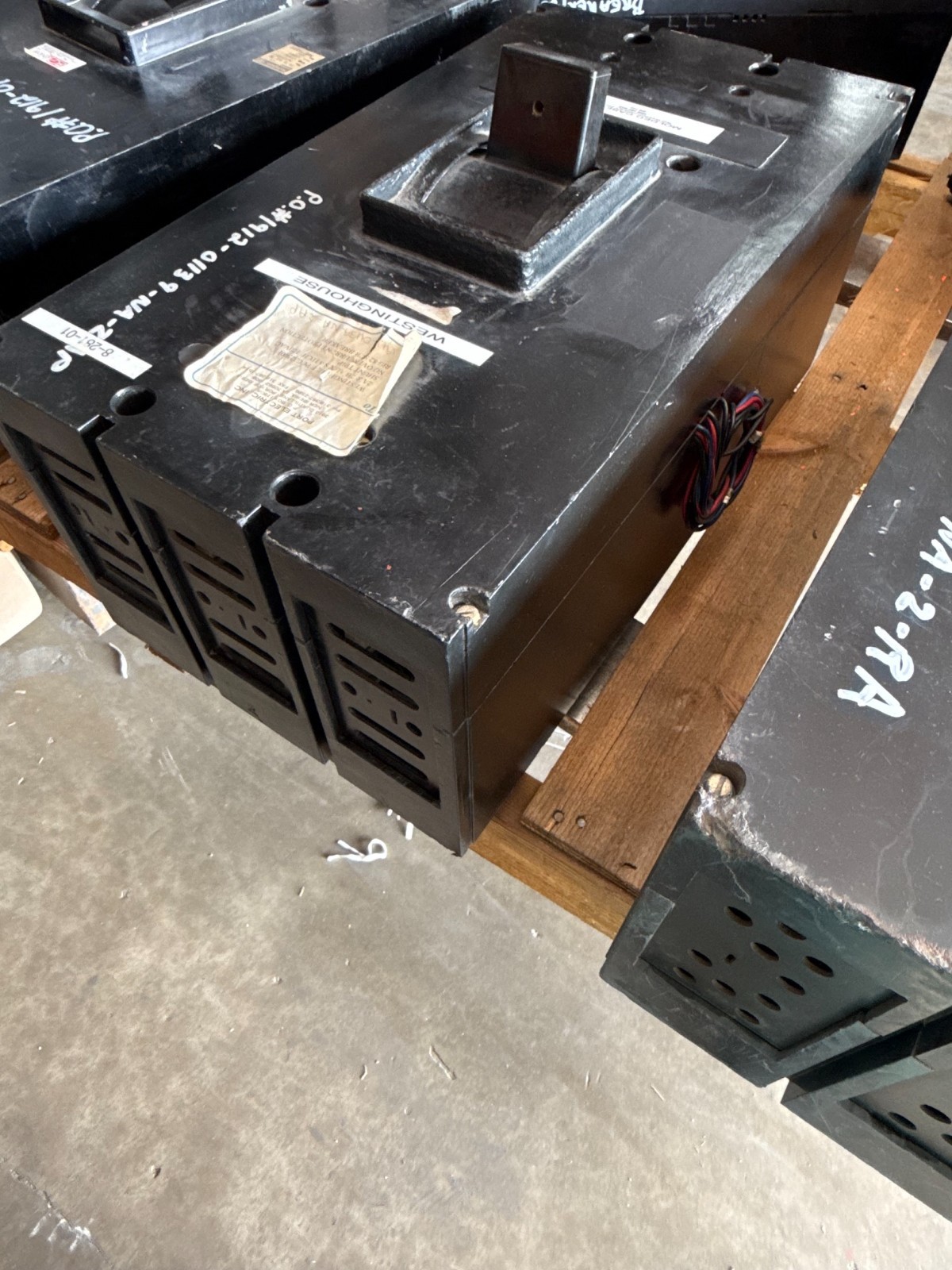 Refurbished Westinghouse 2500 AMP BREAKER PC32500F 2KA PC FRM 3P 600V 1600 A TRIP 2YW3 2YW4