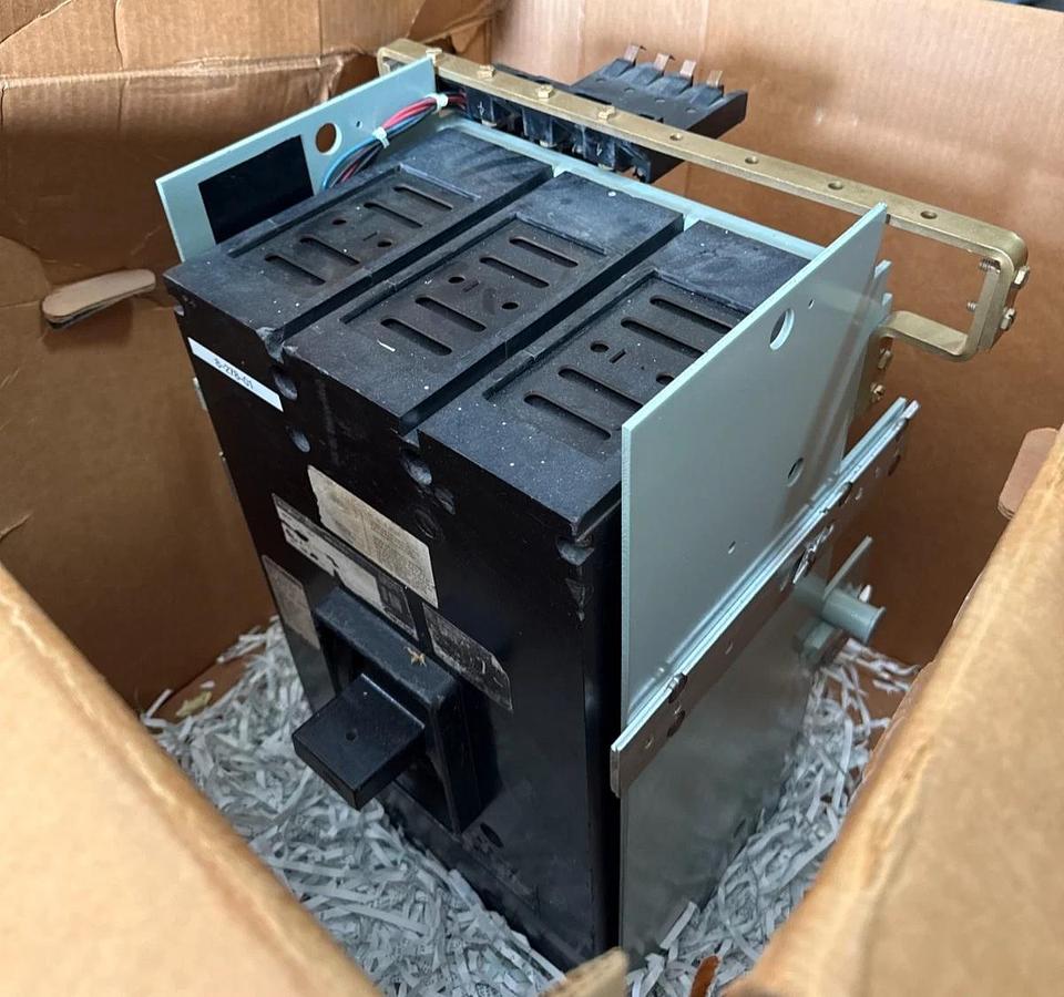 Refurbished WESTINGHOUSE 2000 AMP BREAKER MODEL PC3200FCSN 2YV9 FRAME 3P W/DRAWOUT