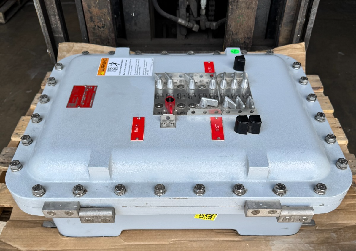 APPLETON EXPLOSION PROOF BREAKER PANEL ALPNB12C18BF-362 100 AMP 120/208 V 3 PH