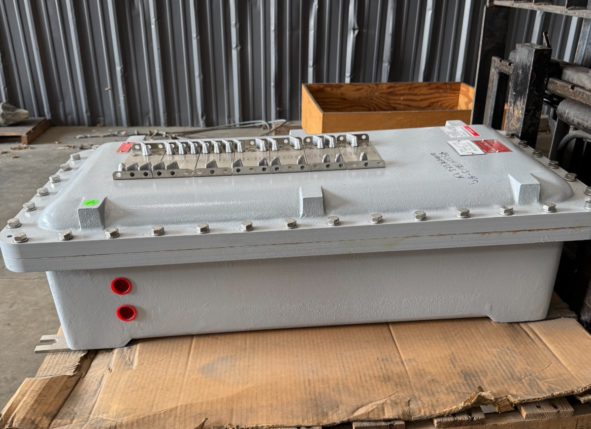 APPLETON/EGS EXPLOSION PROOF BREAKER PANEL AD2 80 AMP APPND24C42BF-353 480/277