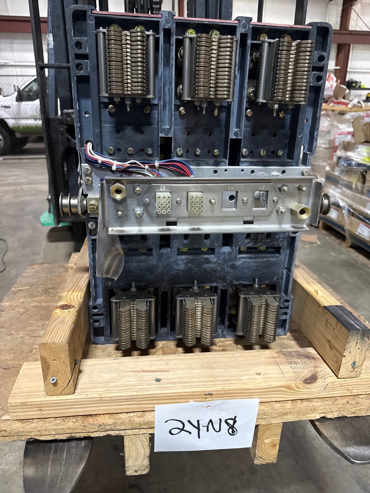 Refurbished BREAKER CUTLER-HAMMER SPB-100 MODEL SPBR330R 3000 AMP BREAKER 3000 AMP TRIP PLUG