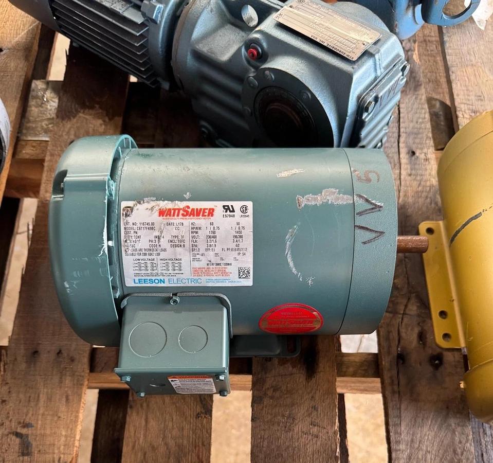 LEESON MOTOR VV5 1 HP MODEL C6T17FK98C 1760RPM 230/190/460/380 V 3PH 3.2/1.6A