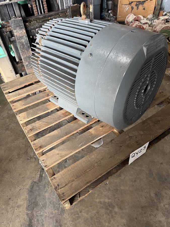 Refurbished RELIANCE AC SQUIRREL CAGE MACHINE MOTOR 30 HP MODEL M3091 2YZ3