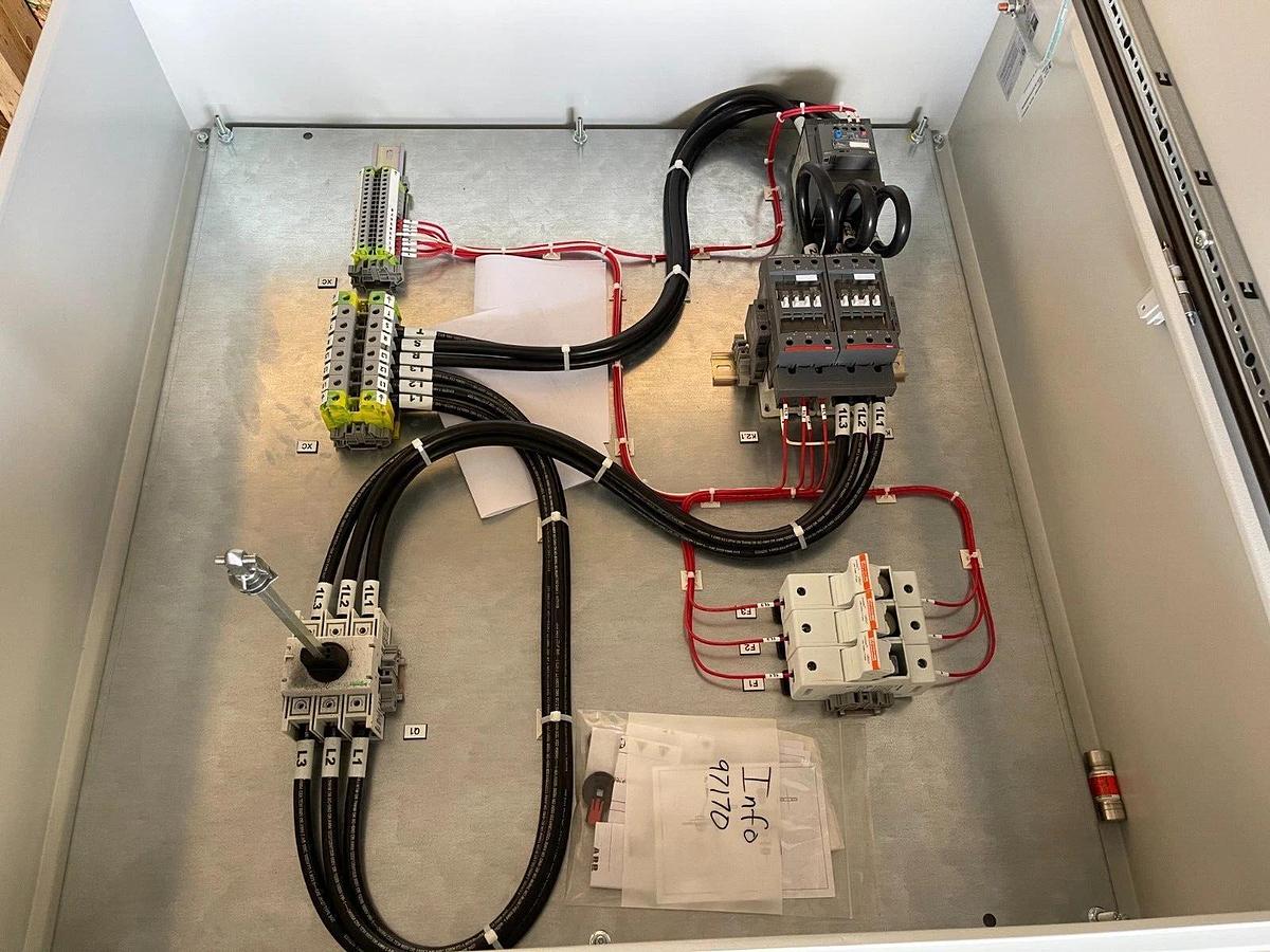 AUMA 800 Amp MOTOR Starter 35" X 35" X 12" ENCLOSURE AOOO225056 ABB BREAKERS