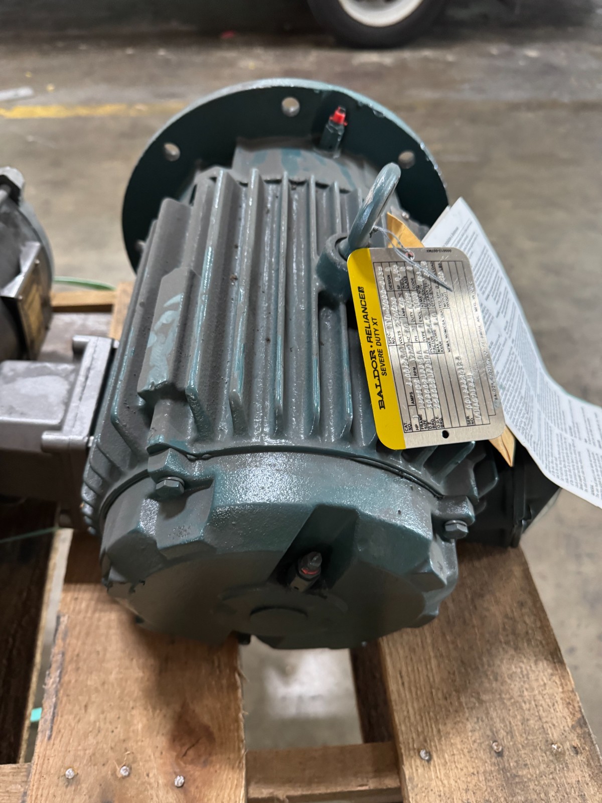 BALDOR Vertical MOTOR L10 1 HP MODEL CEM3556 1735 RPM 230/460 V 3 PH 4/2 AMP