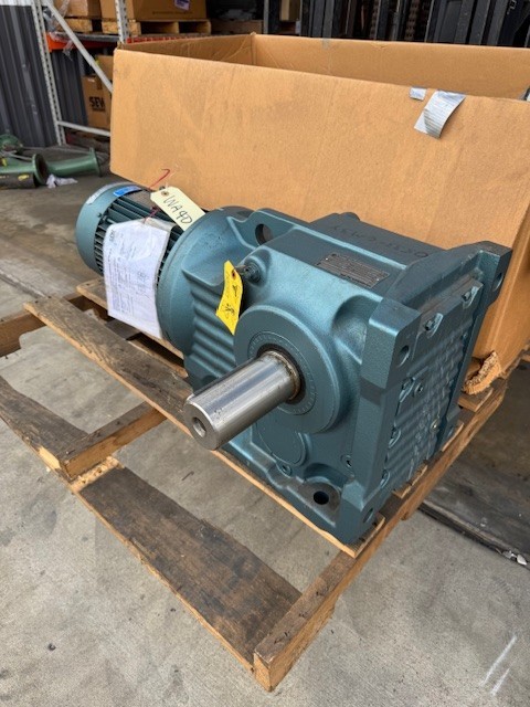 SEW-EURODRIVE GEAR MOTOR WA 42 43 MOD R107DSR180M4BE30HR/EG7C 1770 - 71 RPM 27 H