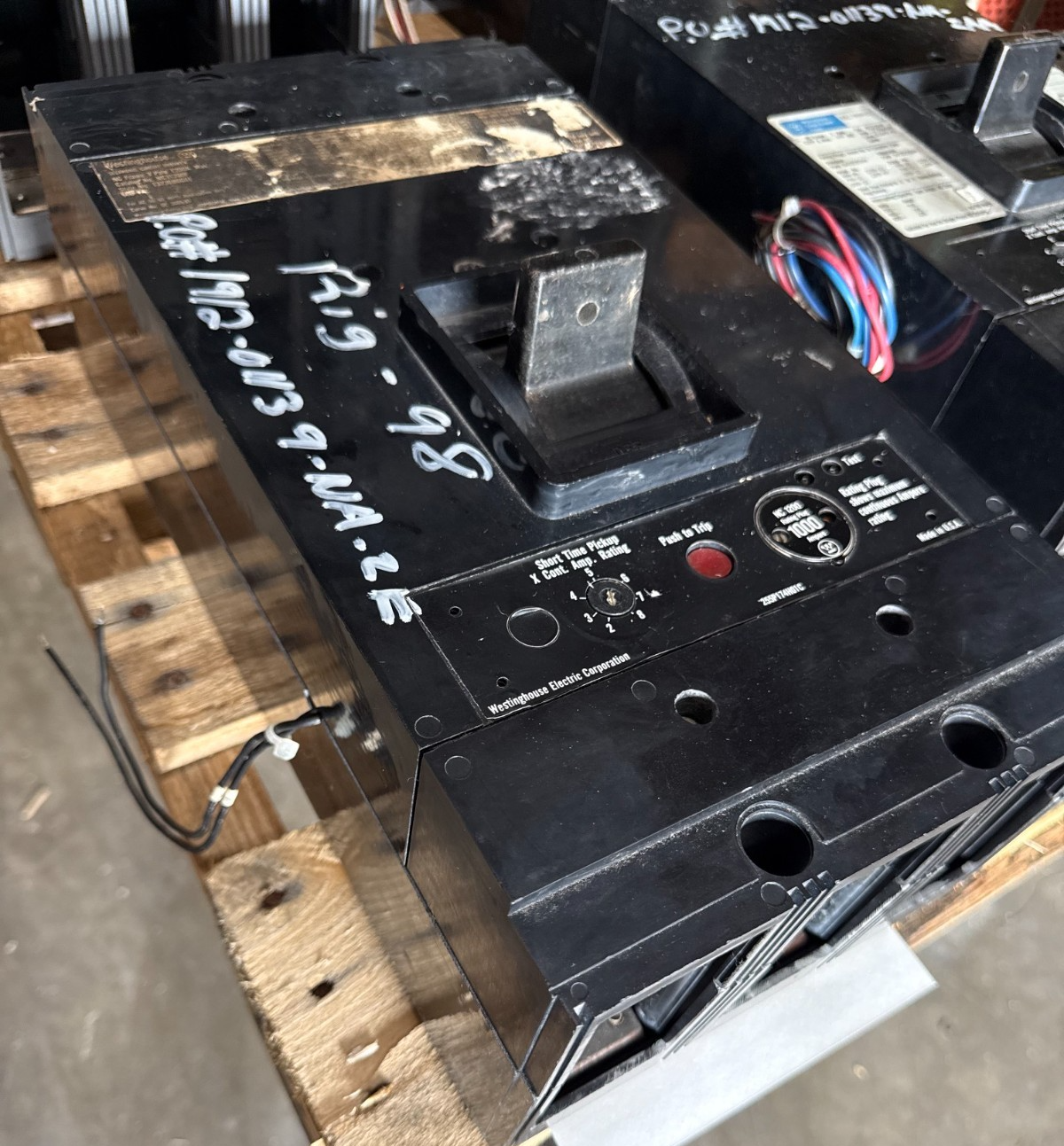 Refurbished WESTINGHOUSE SELTRONIC 1200 AMP 600 V BREAKER HNC31200F FRAME HNC 1200A 2YU1 2