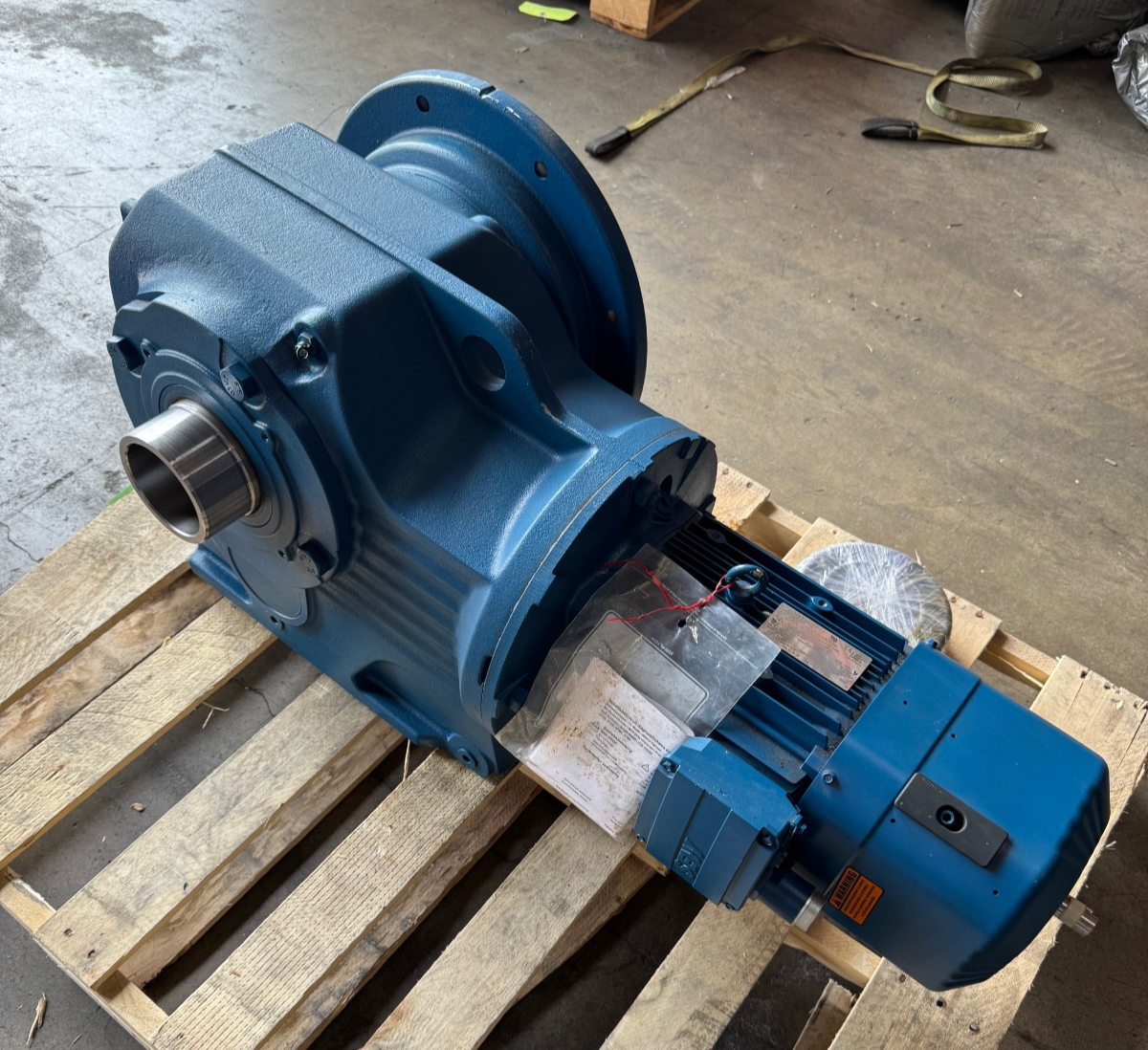 SEW-EURODRIVE GEAR MOTOR WA32 WA49 KHF107 DRS132S4BE11HF/AFQ5/2W 1755- 12 RPM