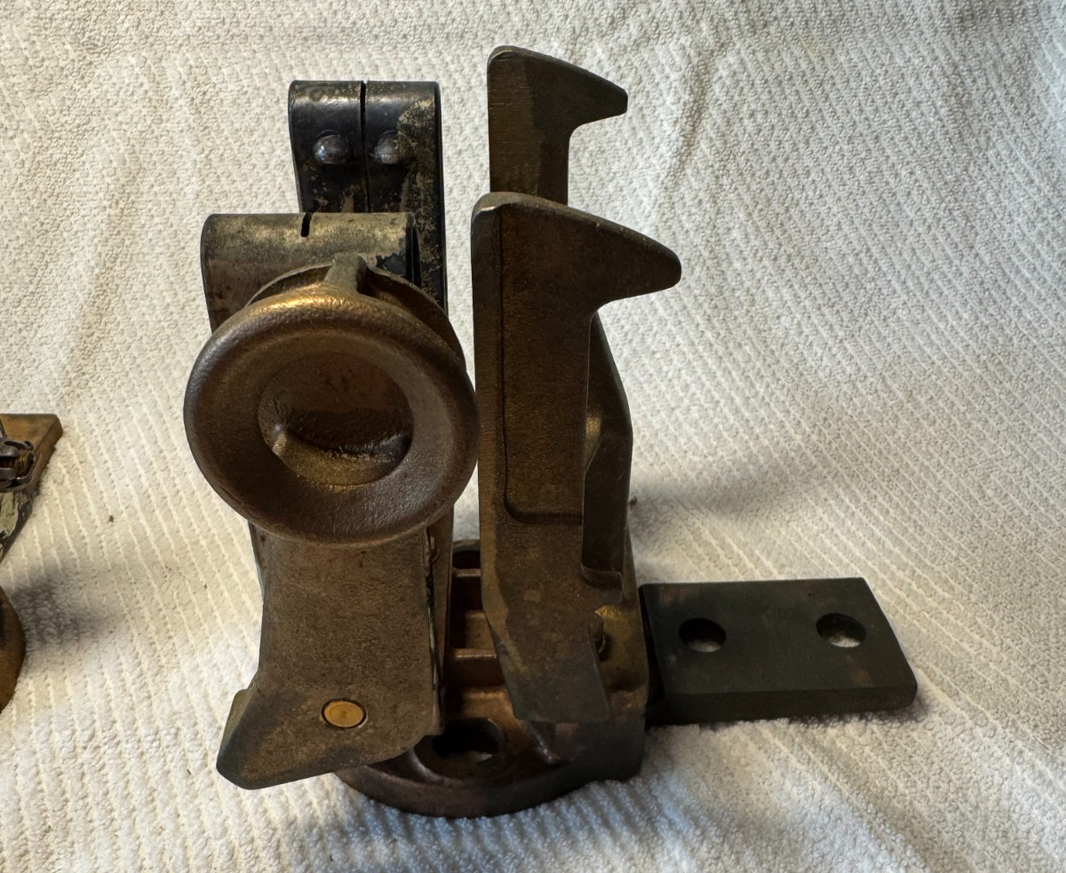 S&C SM-5 4" LOCKING POWER FUSE CLIP ASSEMBLY ZZ7 5/15KV SINGLE BARREL  # 87509R2