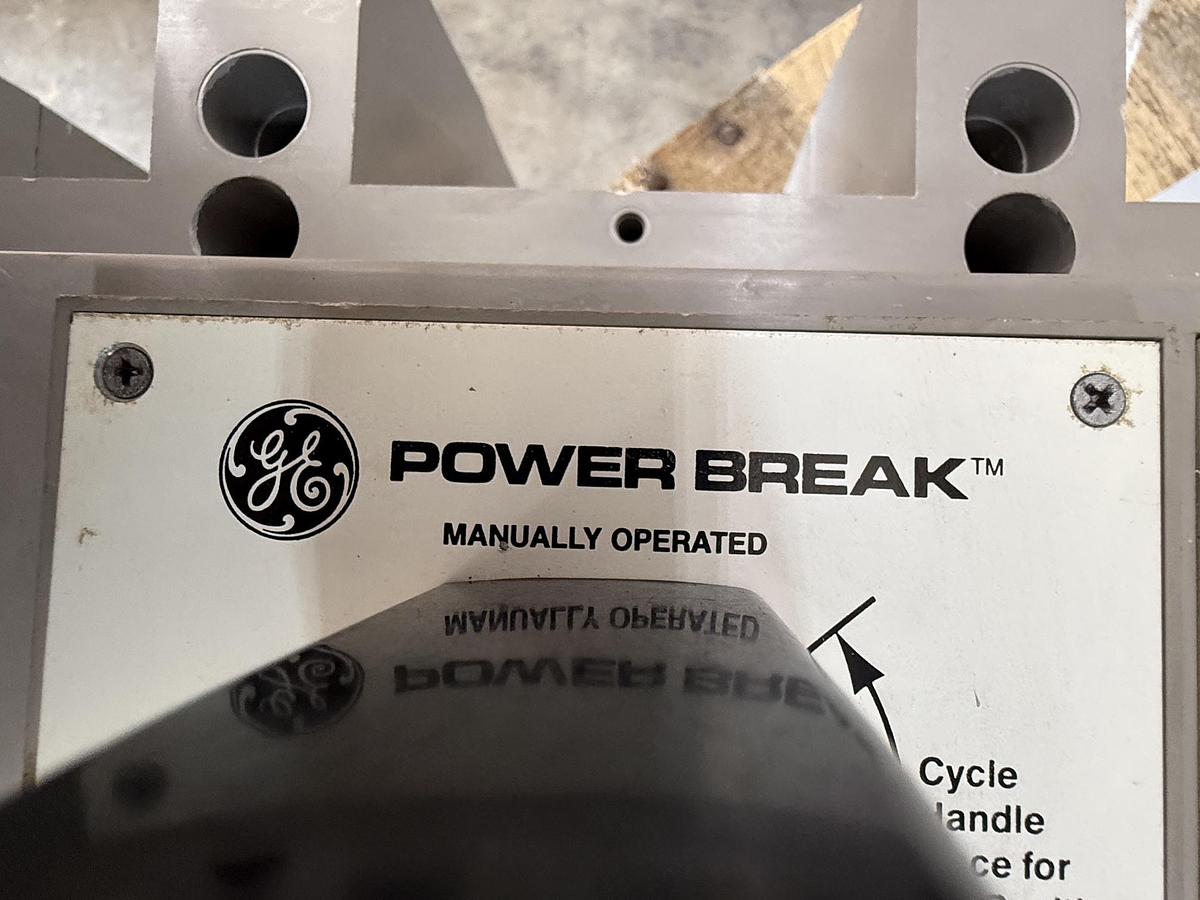 Refurbished   	 GE 1600 AMP Power Break I Breaker 2YX5 MODEL TPSS5616G3 LSIG TRIP