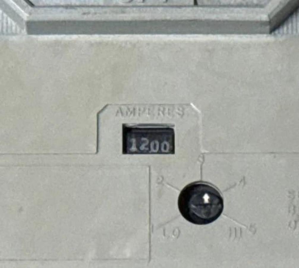 Refurbished ITE 1200 AMP BREAKER 2YU9 MODEL HP3-M1200 TYPE ETM 1200 AMP SHUNT TRIP NO. FRAME