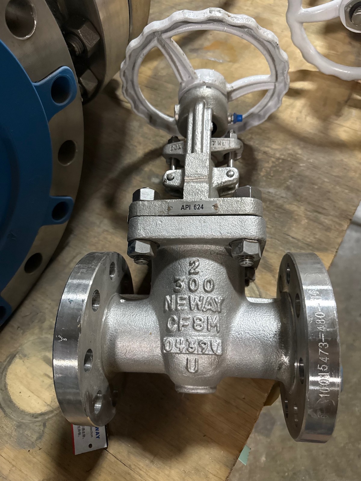 Used 2" 300 RF GATE VALVE 316 SS HANDWHEEL OP NEWAY 2G3RG12-6-GRA-ULE 2YM2 3 4