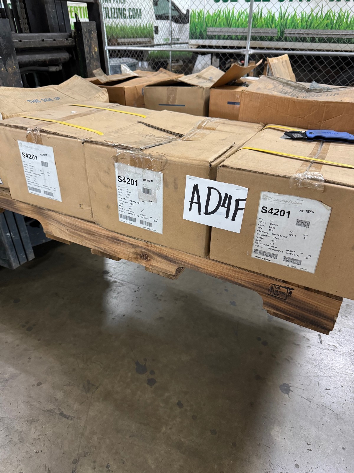 GE 11/2 HP MOTOR AD4F S4201 5KE143BTE105 3505 RPM 230/460 V 4/2 AMP  FRAME143T