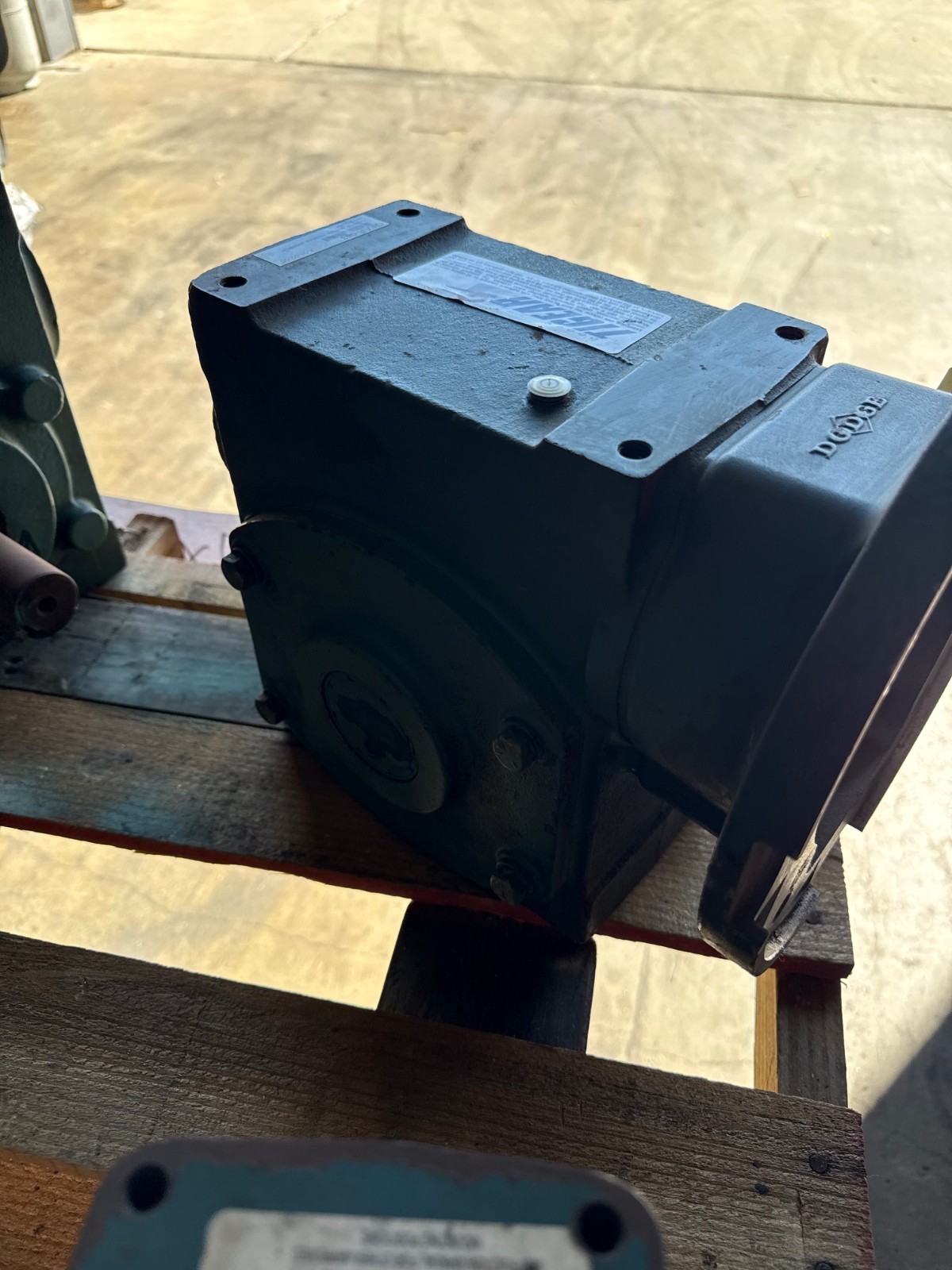 TIGEAR/2 BALDOR GEAR REDUCER 1XPA 1XPB MOD 35Q20R181750 RPM 20 TO 1 RATIO 5.96 H