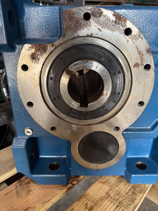 Refurbished RADICON Combined High-Ratio Gear Reducer Assembly MODEL K1052280BRN / M07226.3NRN