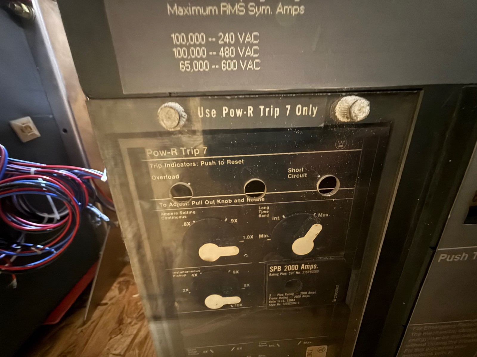 Refurbished BREAKER CUTLER-HAMMER SPB-100 MODEL SPBR330R 3000 AMP BREAKER 3000 AMP TRIP PLUG