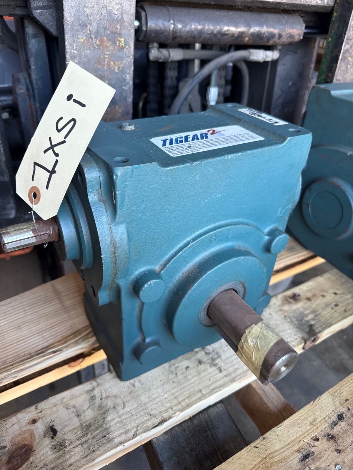 TIGEAR GEAR REDUCER 1XTG 1XSI 1XSF MODEL 35S20R 1750 RPM 5.79 HP RATIO 20 TO 1
