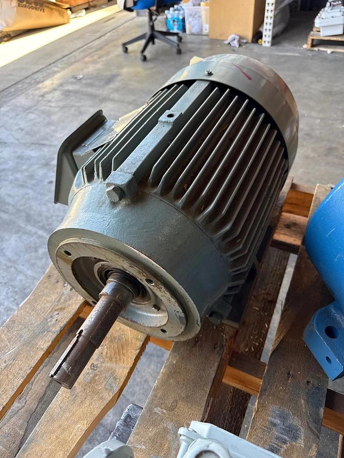 STERLING ELECTRIC MOTOR 15 HP MODEL EWO152FJA 1XUA 3510 RPM 230/460V 3 PH