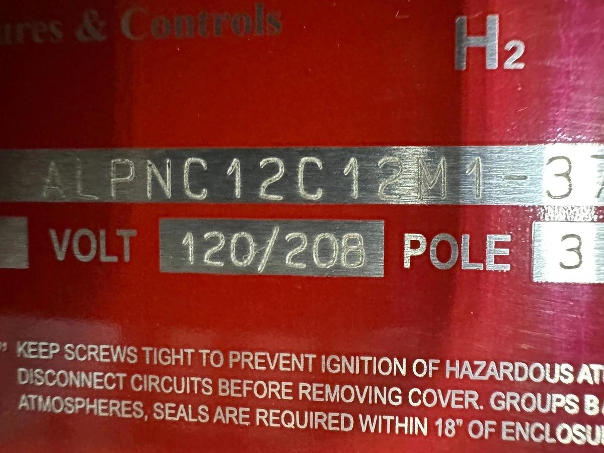 Appleton EXPLOSION PROOF BREAKER PANEL ALPNC12C12M1 20 AMP 120/208V 3 POLE 3 PH